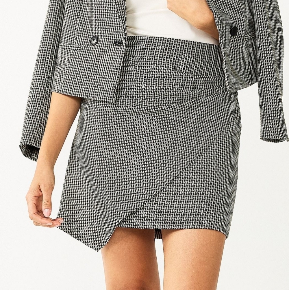 Nine West Black & White Houndstooth Wrap Mini Skirt Size Large